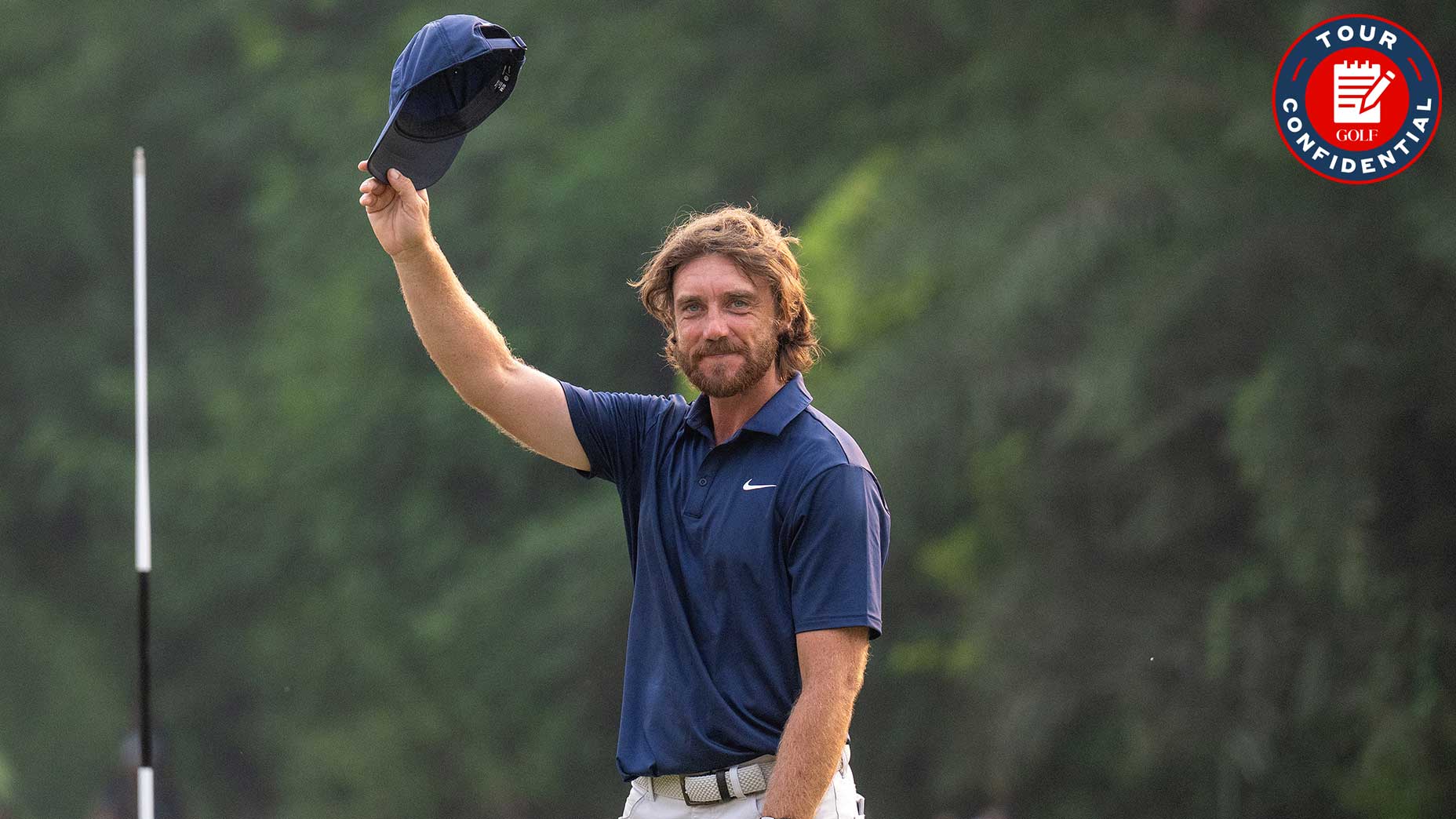 tommy fleetwood waves to the crowd