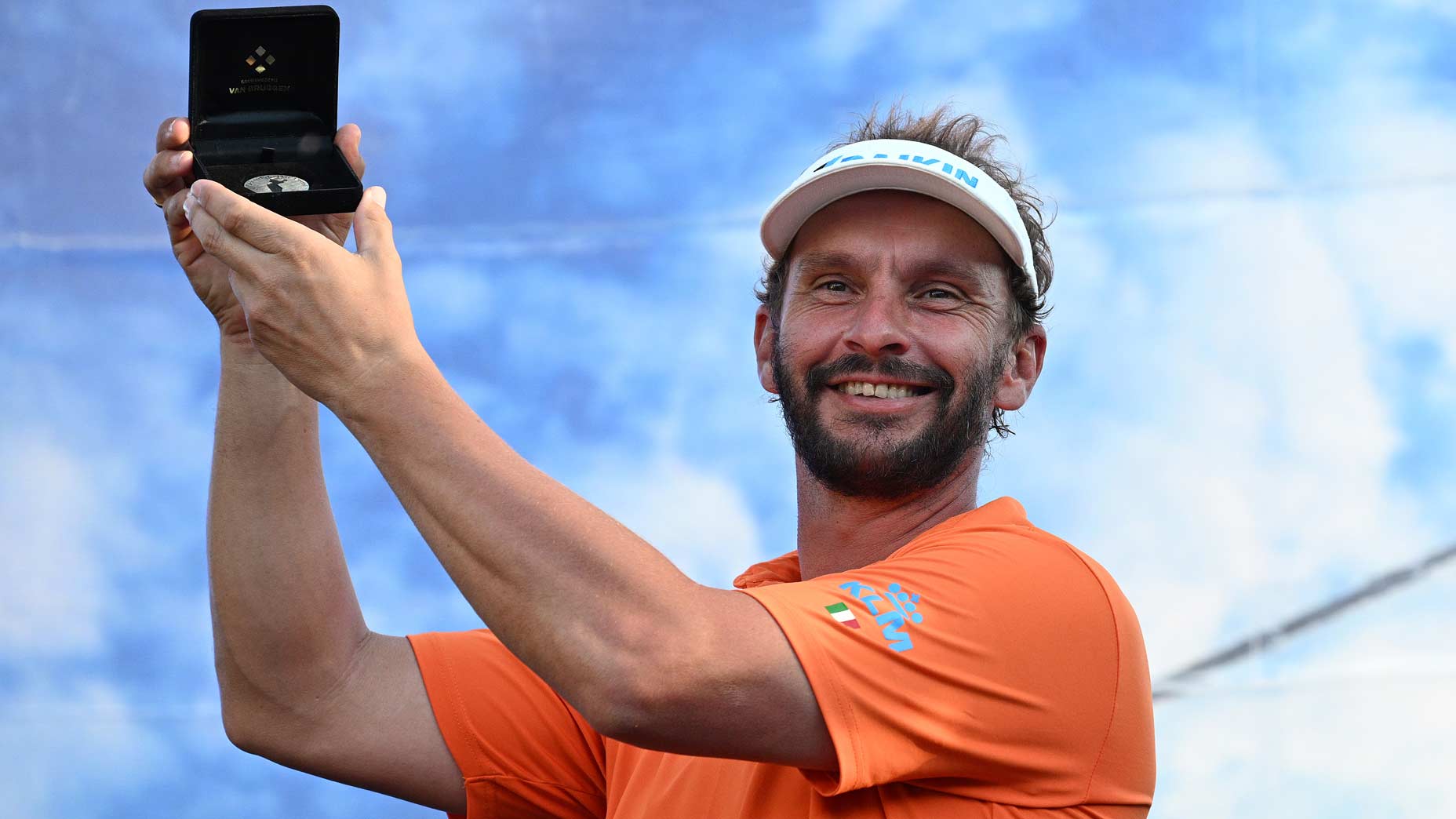 Pro golfer Joost Luiten lifts award at Dp World Tour event