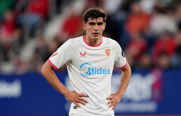 Juanlu Sanchez looking on