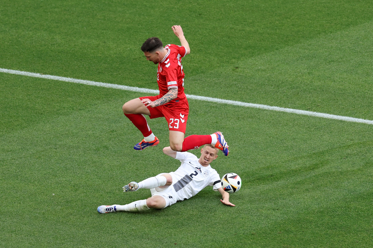 Pierre-Emile Hojbjerg in action for Denmark